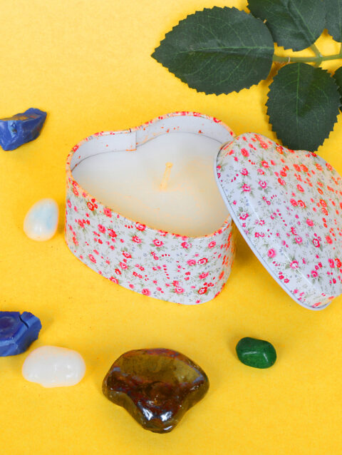 Flower Printed Scented Heart Tin Candle, 120 gm soy wax, Burning Time 16hrs, (Scent: Vanilla)